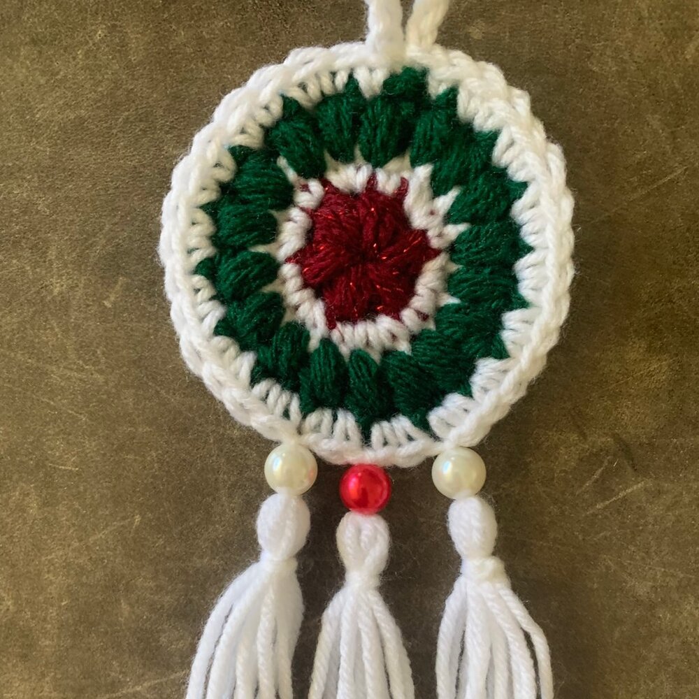 NEW 6 Christmas Hand Crocheted Dream Catchers - Picture 7 of 7